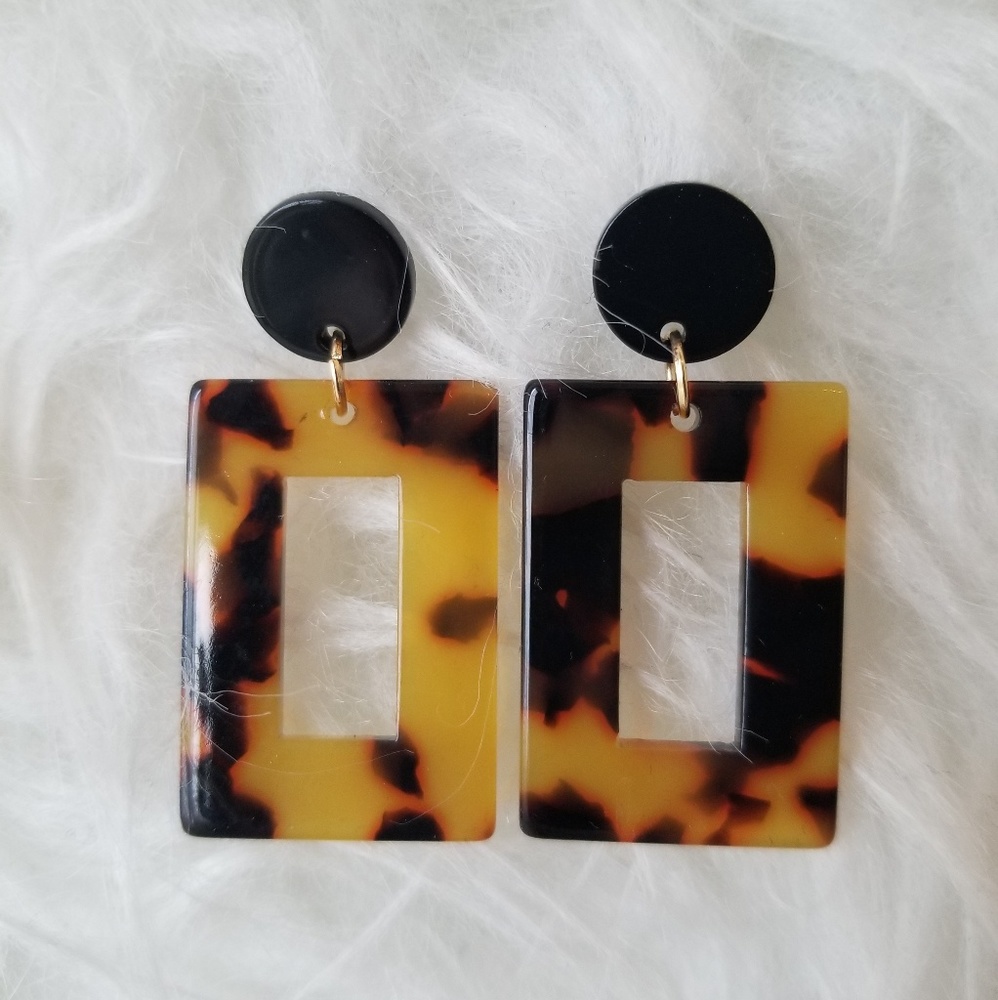 ⚡NEW!!⚡ Tortoise Resin Square Statement Earring
